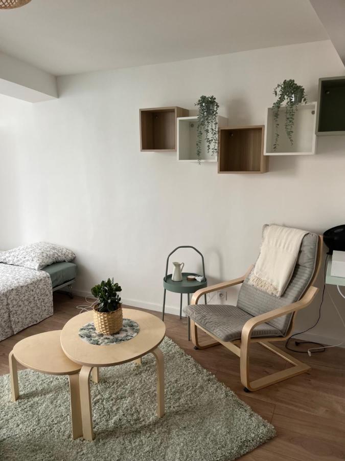 Studio Hyeres -Rue Pietonne Climatisation Lit 160 Tout Equipe - Sabrina 外观 照片